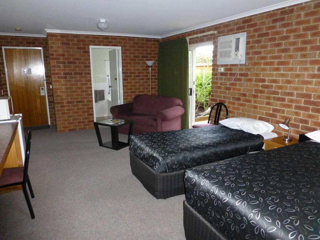 Inverloch Central Motor Inn Екстер'єр фото