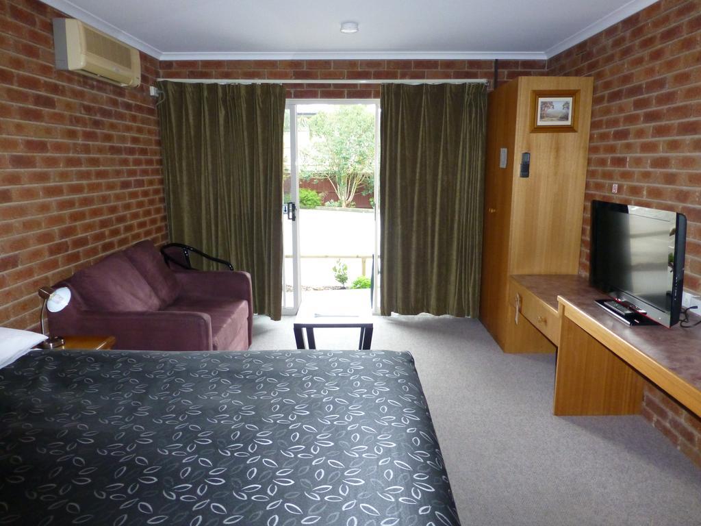 Inverloch Central Motor Inn Екстер'єр фото